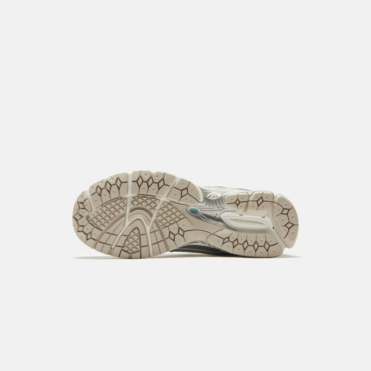 New Balance 1906R - Silver Metallic / Sea Salt | Kith