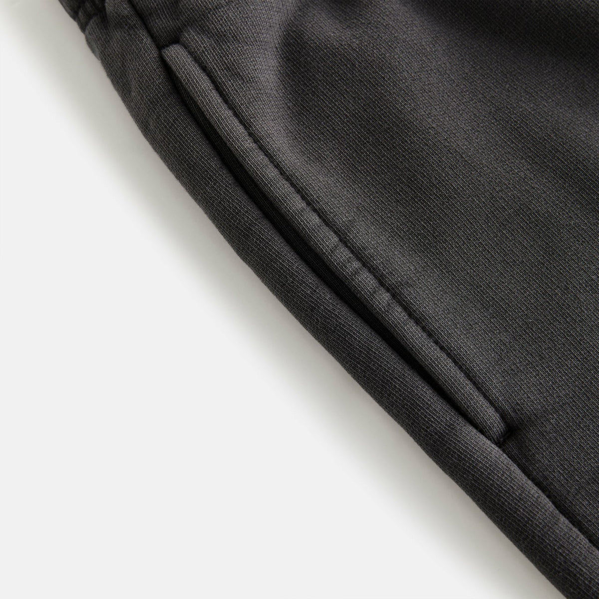 Kith Women Chelsea Sweatpant III - Black | Kith
