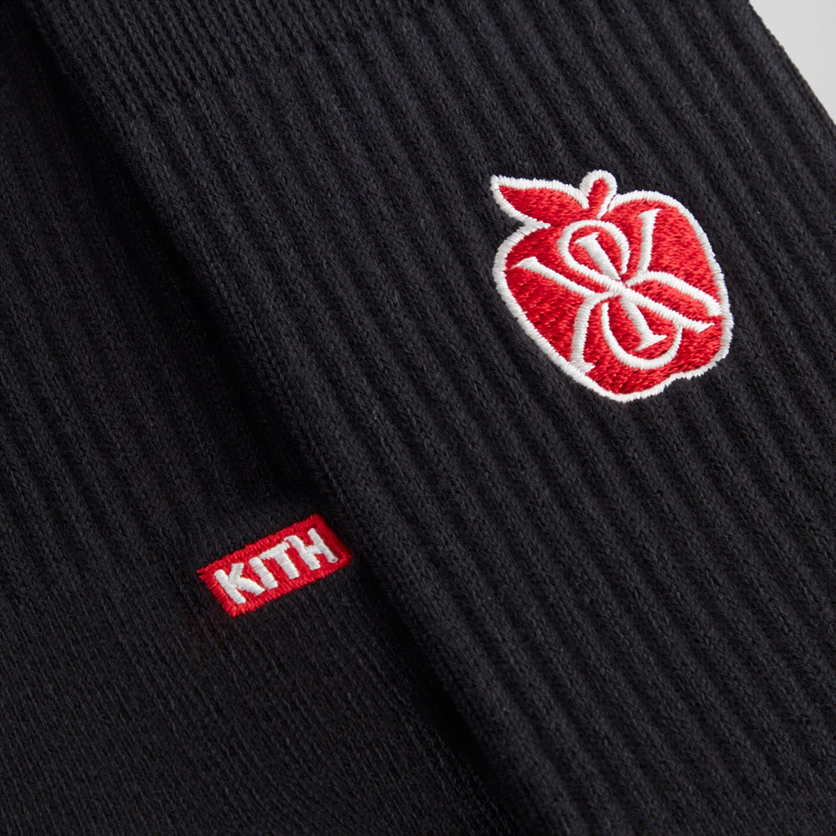Kith Apple Crest Embroidered Socks - Black | Kith