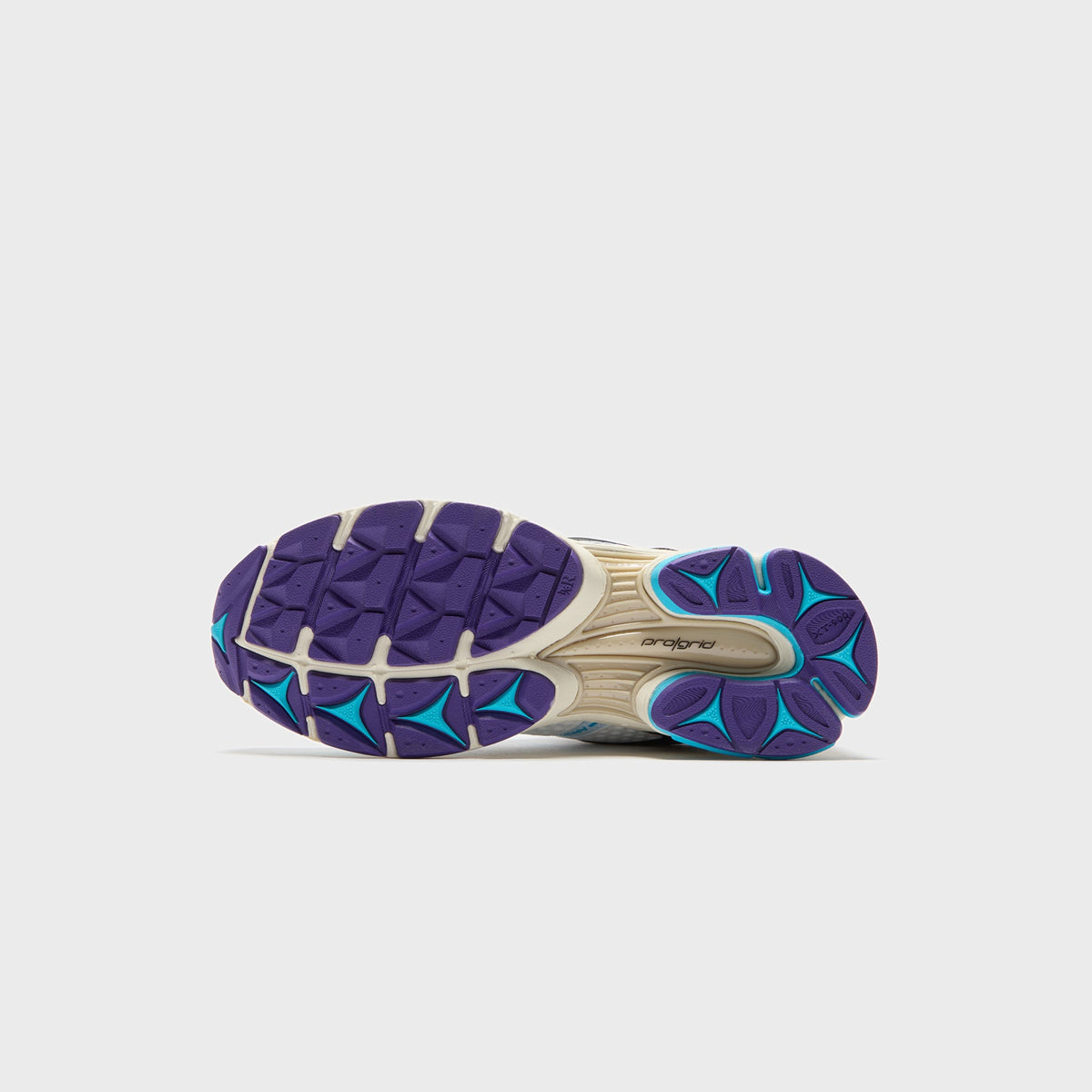Saucony Progrid Triumph 4 - White / Blue | Kith