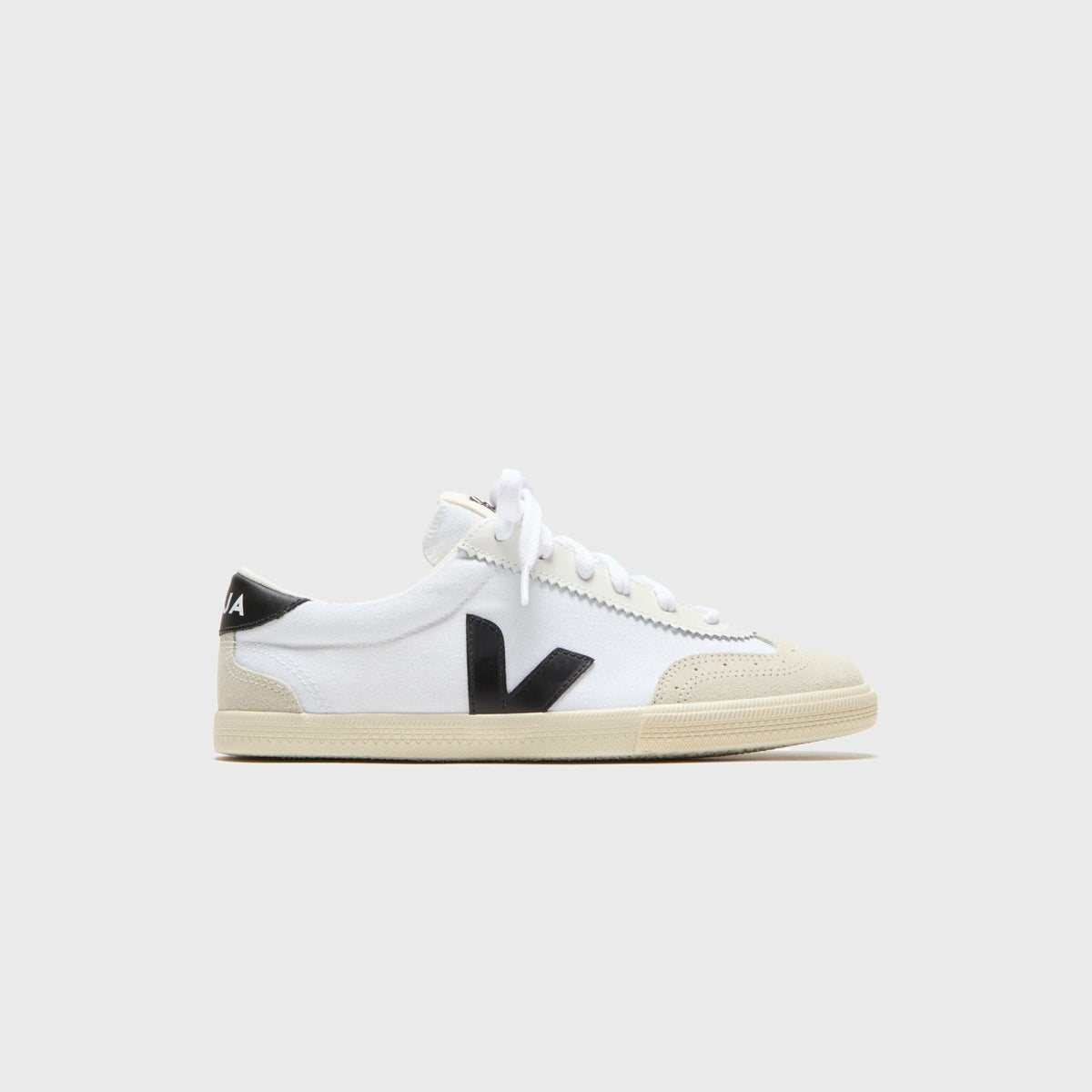 Veja WMNS Volley - White / Black | Kith