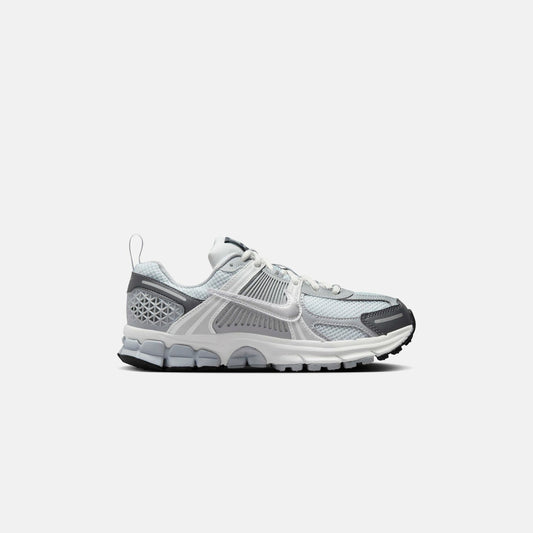 Nike GS Zoom Vomero 5 - Pure Platinum / Metallic Silver / Summit White | Kith