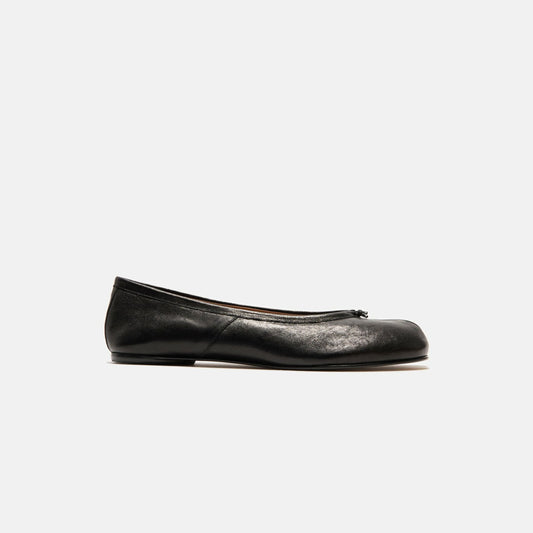Maison Margiela WMNS Tabi Ballerina Flat - Black | Kith