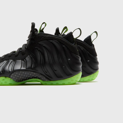 Nike Air Foamposite One - Black / Volt | Kith