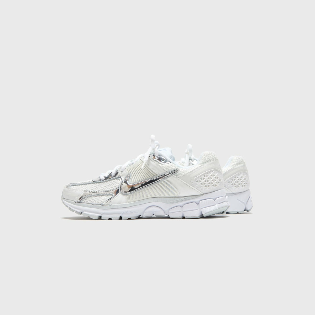 Nike WMNS Zoom Vomero 5 - Metallic White / Metallic Silver / Summit Wh | Kith