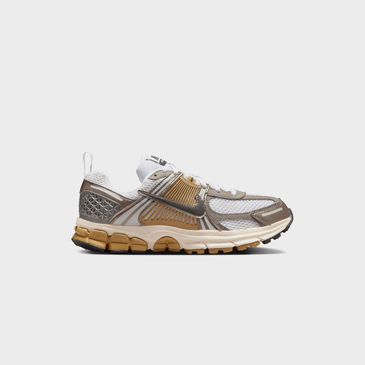 Nike GS Vomero 5 - Metallic Pewter / Medium Ash / Parachute Beige | Kith