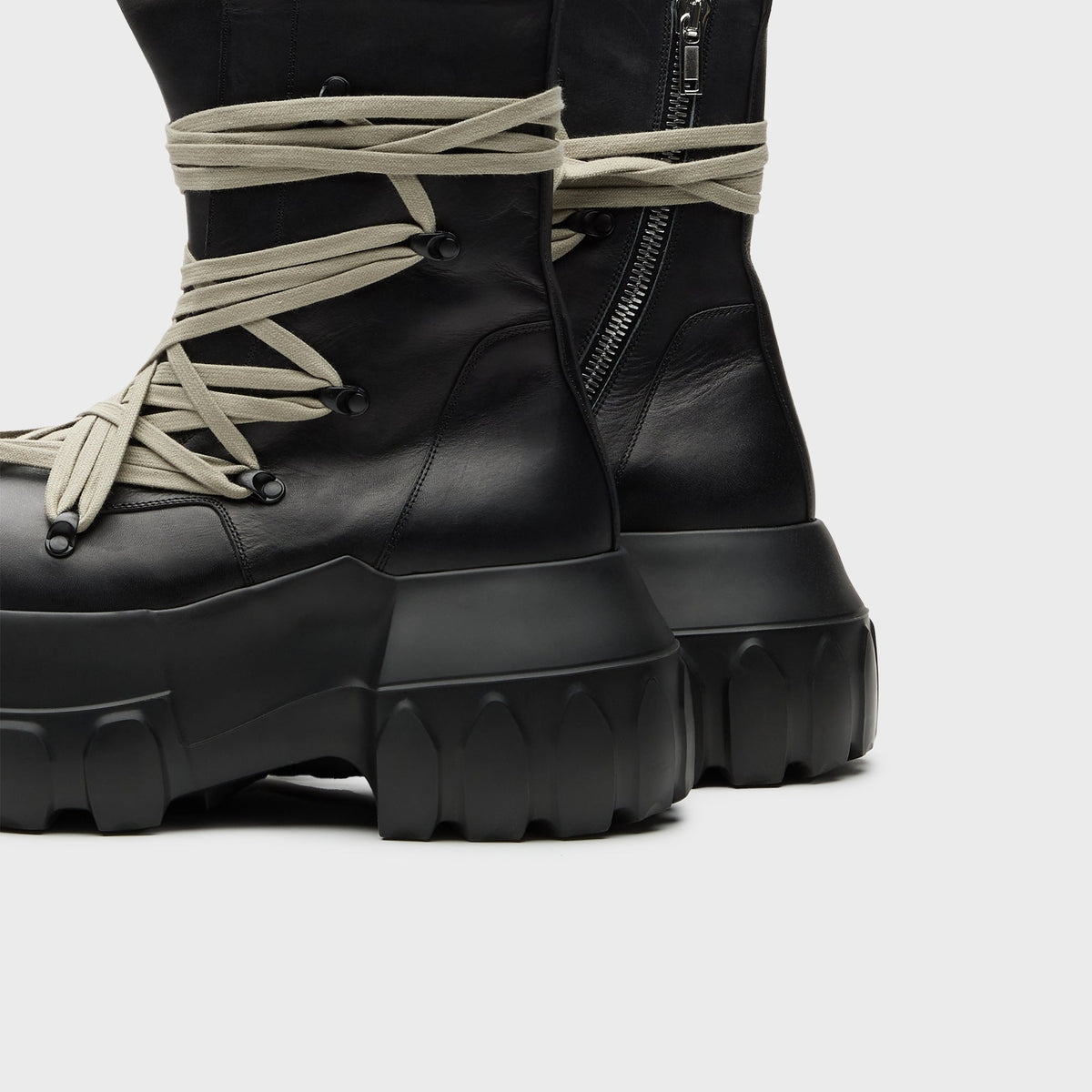 Rick Owens Megalaced Mega Tractor Stivali in Pelle - Black | Kith