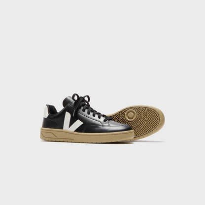 Veja V-12 - Extra Black / White Dune | Kith