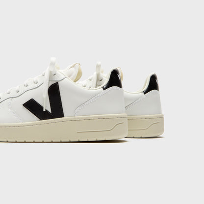 Veja V-10 - Extra White / Black | Kith